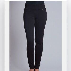 Liverpool Rizzo Black Stretch Pull On Pant Women’s size 6 / 28 Ankle